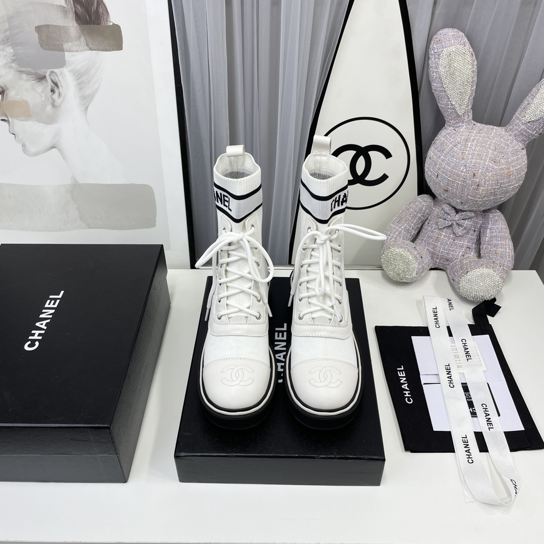 [TOP] CHANEL  Leather Boots - White