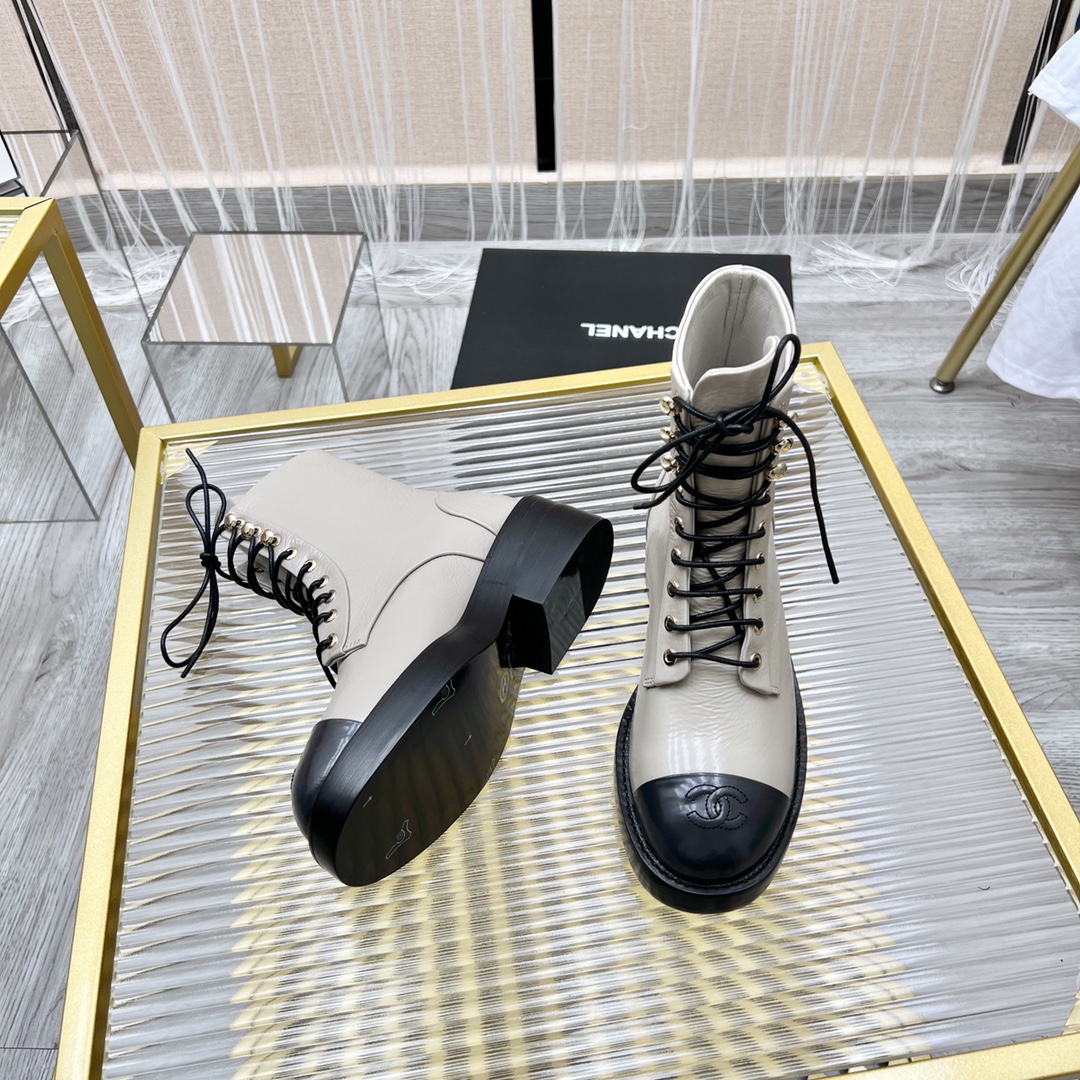 [TOP] CHANEL Double C Logo Leather Boots - 3 Color