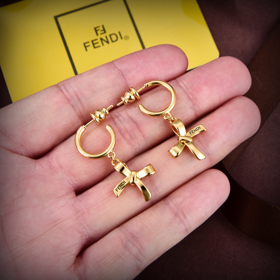 [TOP] FENDI LOGO Earrings - 2 Colors