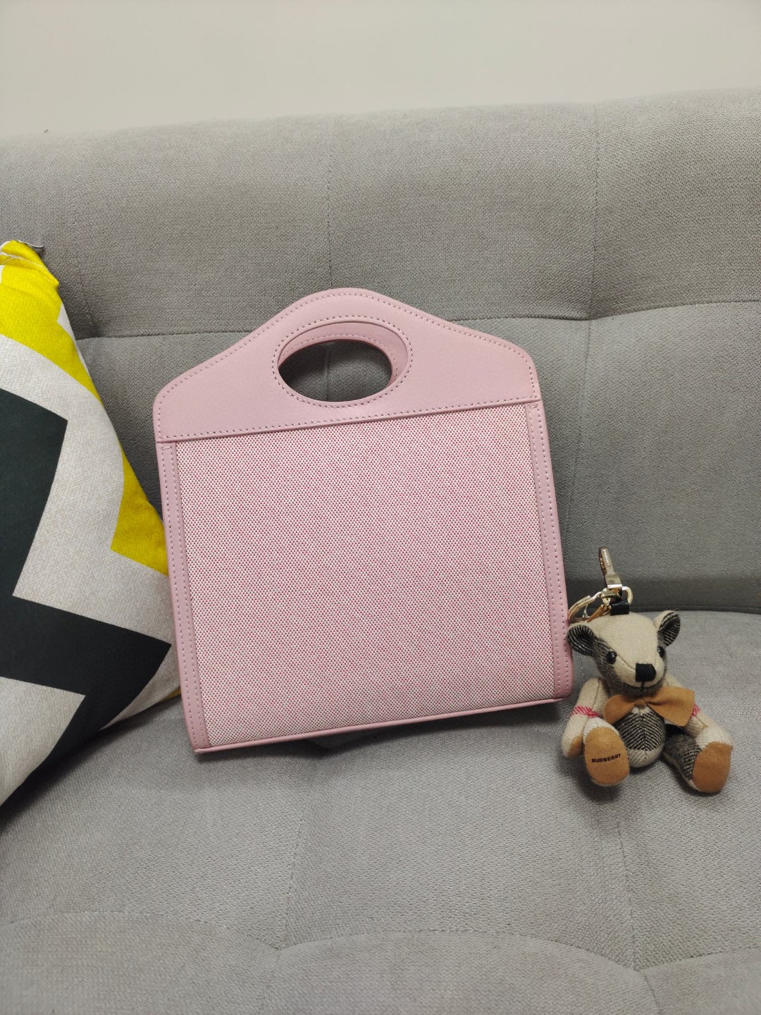 [TOP] BURBERRY Pocket Bags - Pink