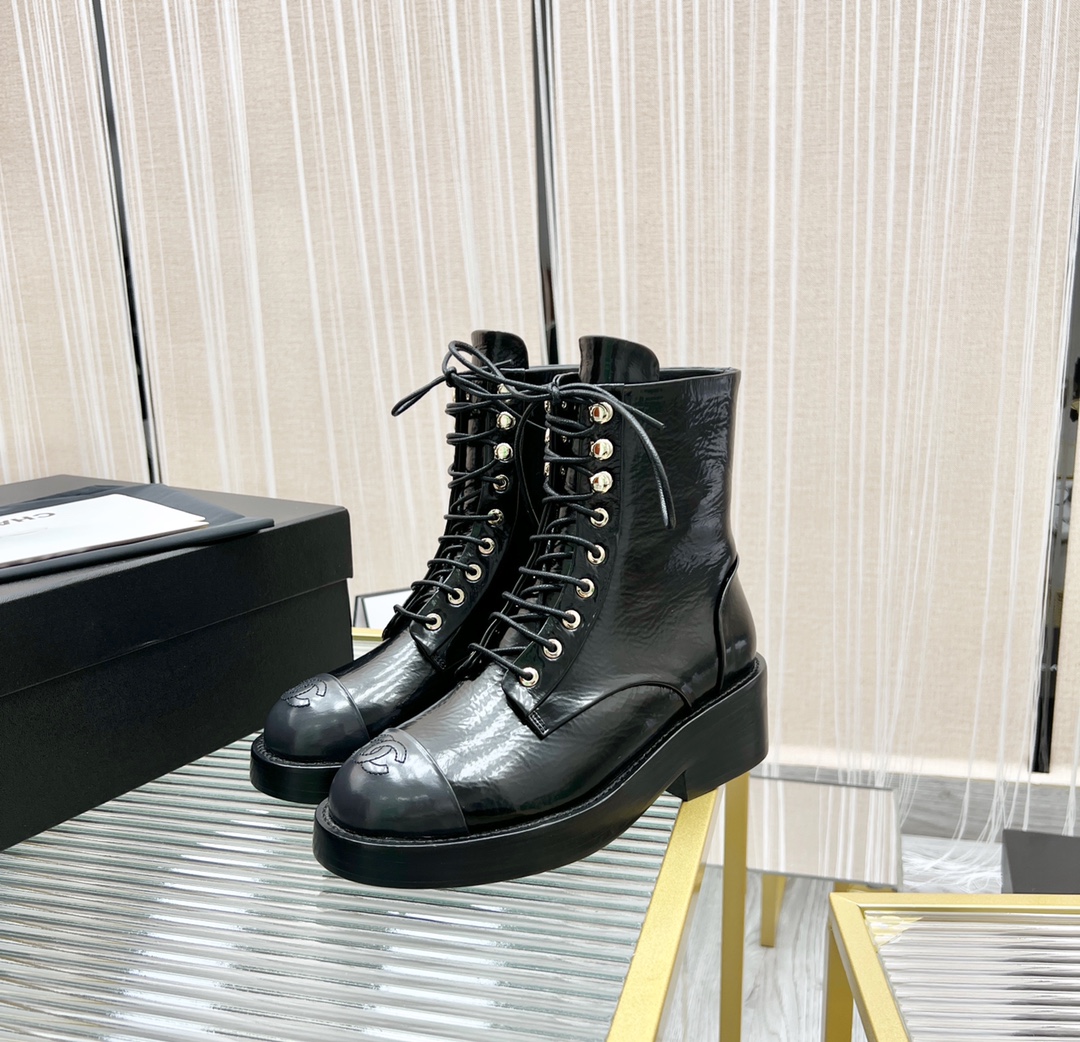 [TOP] CHANEL Double C Logo Leather Boots - 3 Color