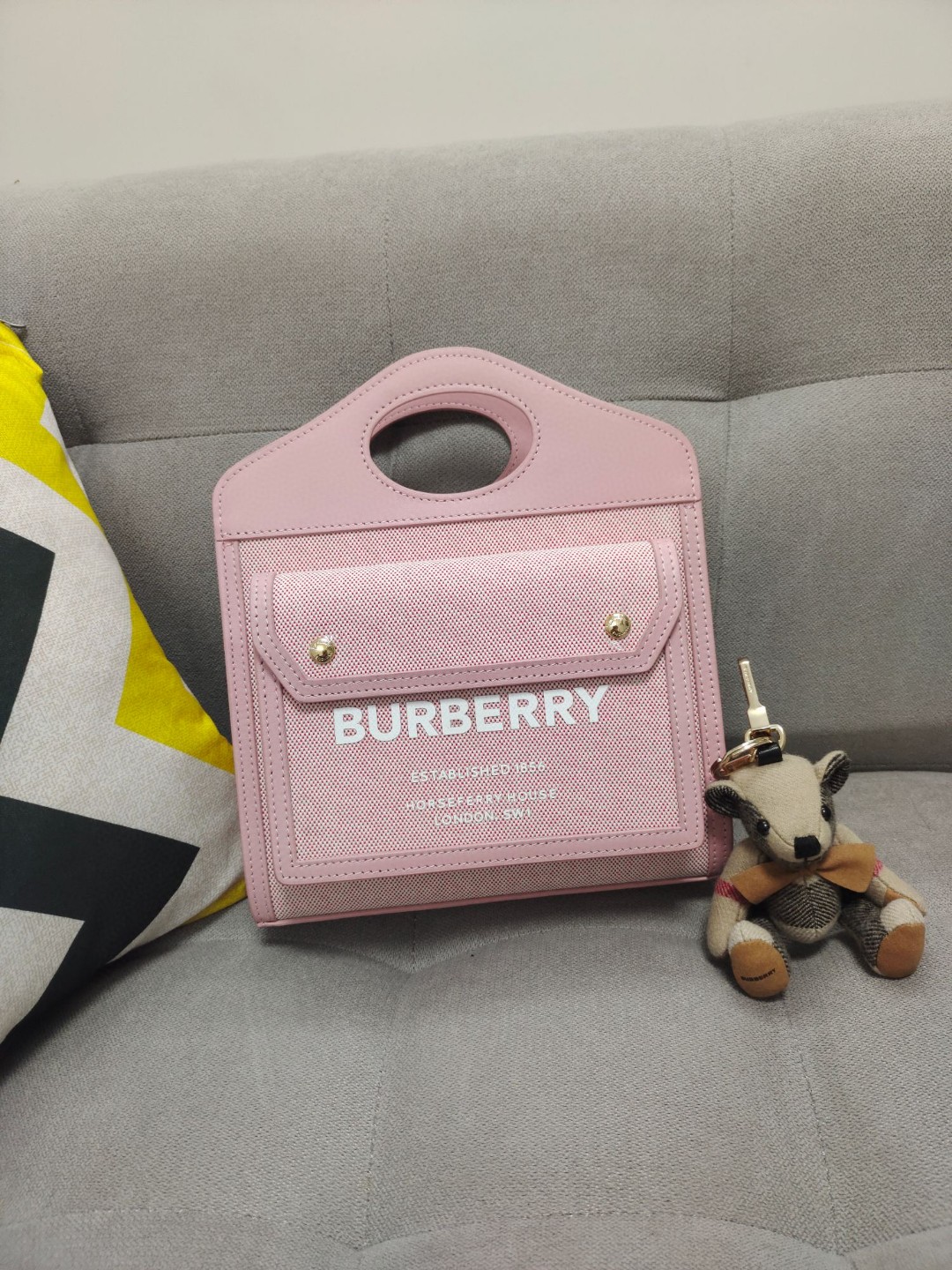 [TOP] BURBERRY Pocket Bags - Pink