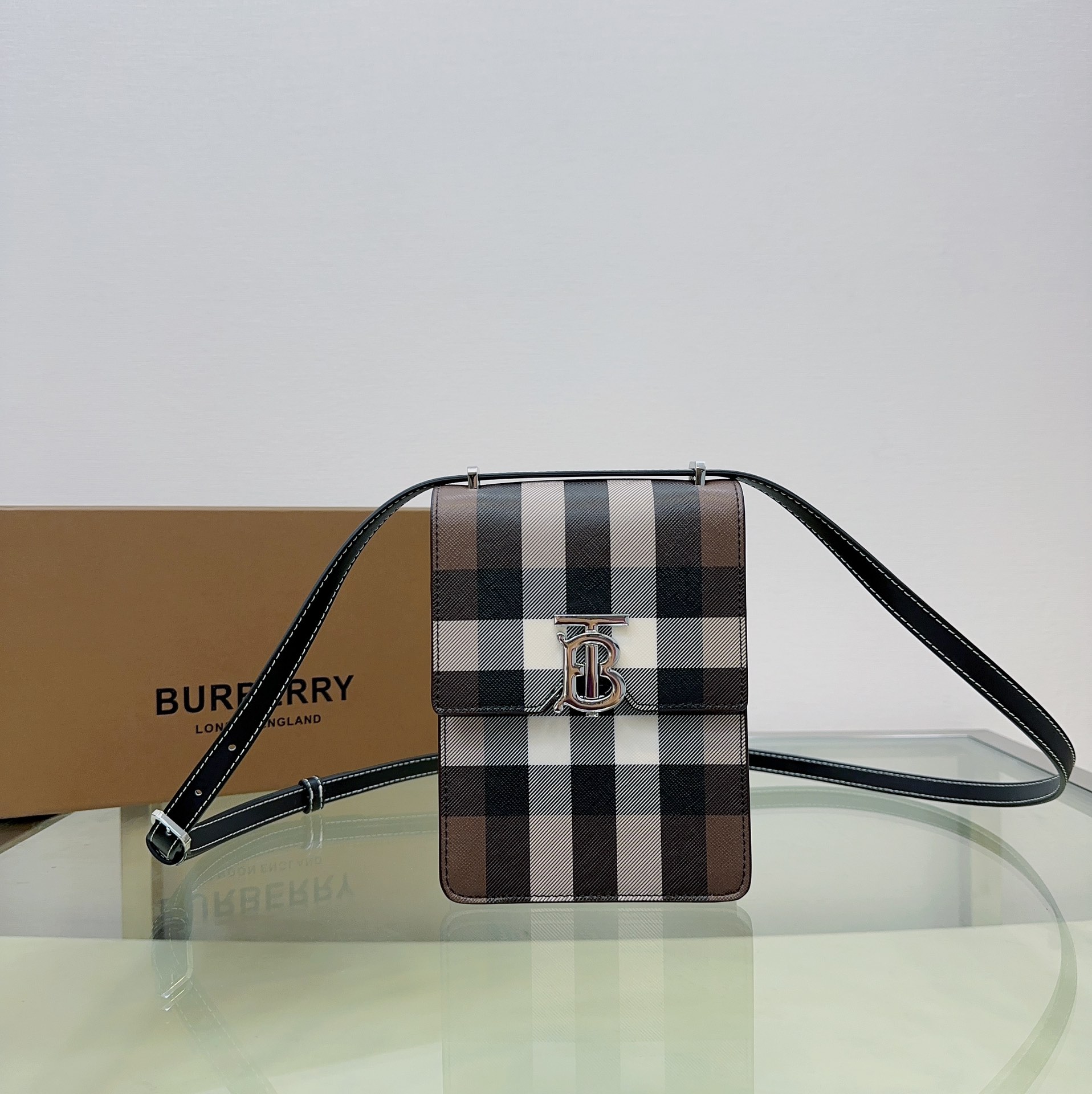 [TOP] BURBERRY Mobile Phone Bag