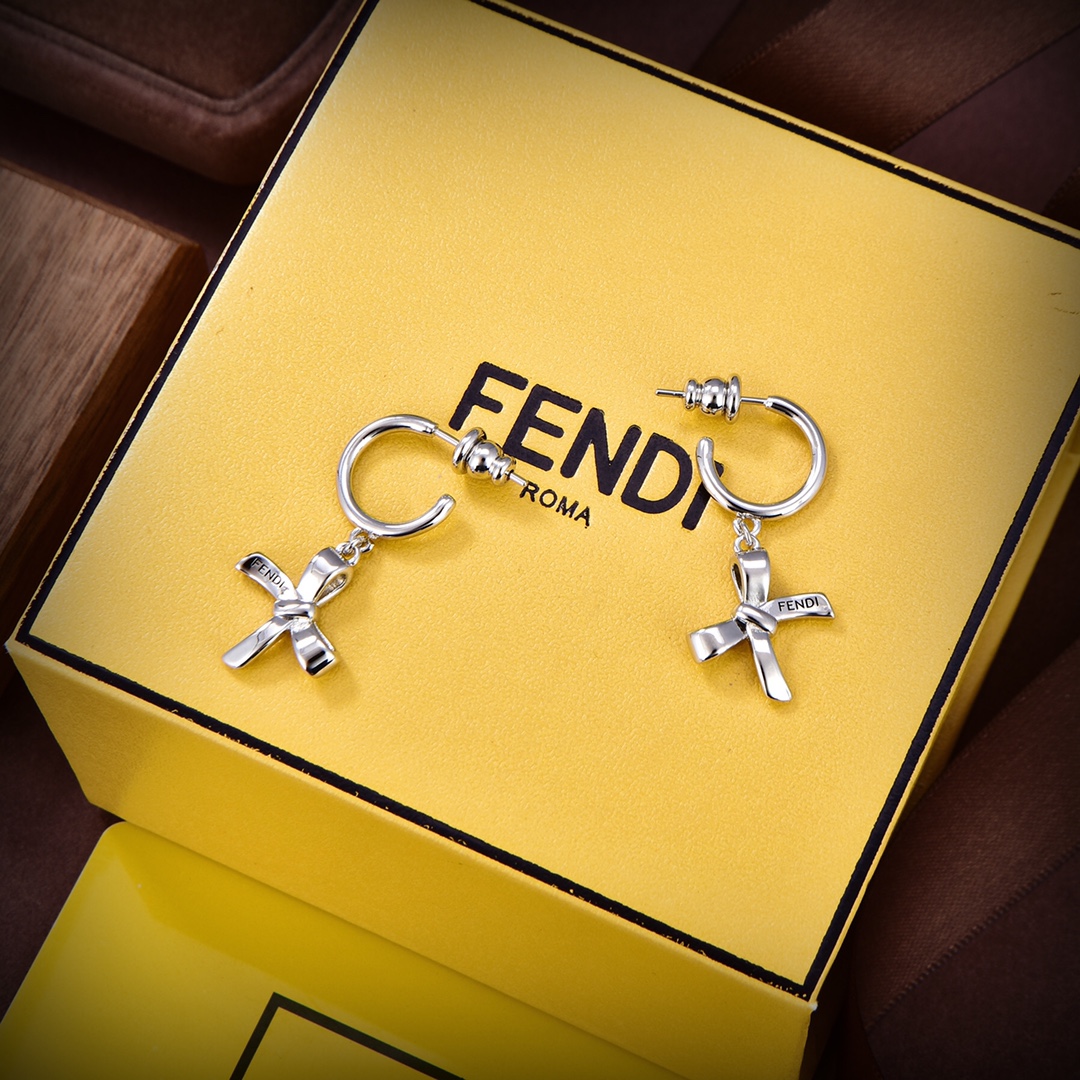 [TOP] FENDI LOGO Earrings - 2 Colors