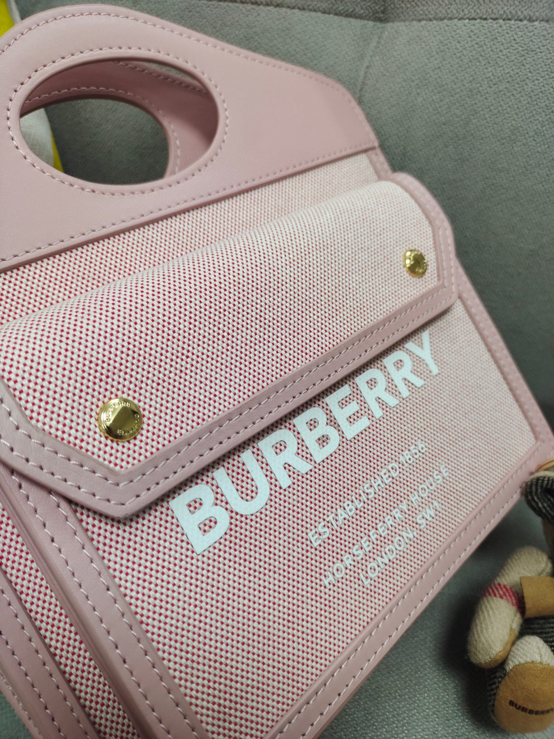 [TOP] BURBERRY Pocket Bags - Pink