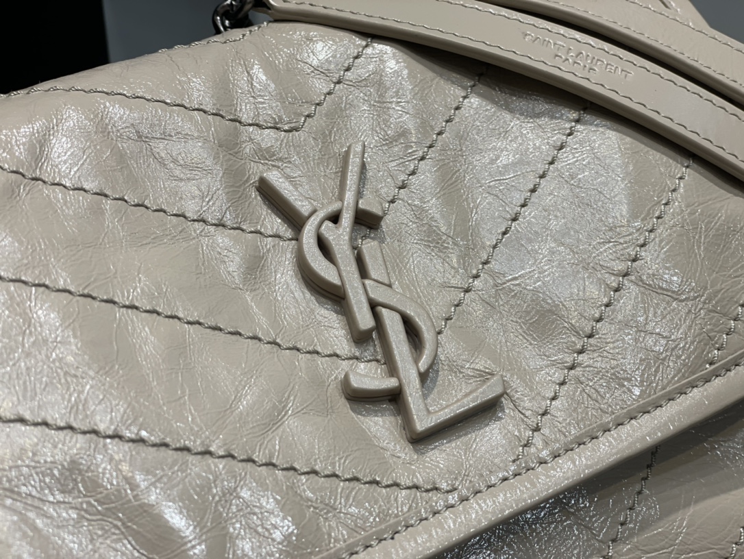 [Top] Yves Saint Laurent YSL Small Niki Wrinkles Leather Bag - Khaki