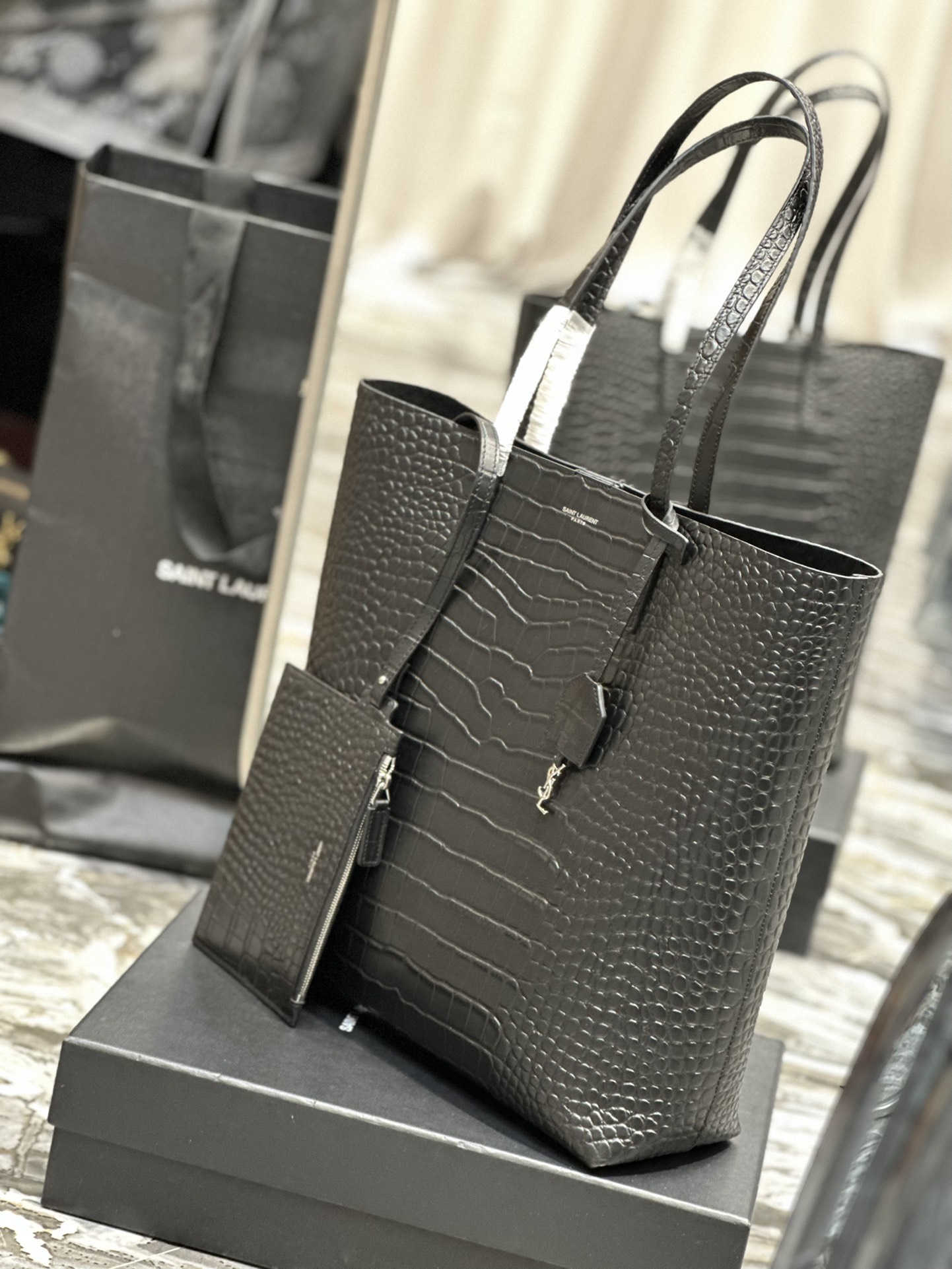 [TOP] Yves Saint Laurent YSL Crocodile Pattern Shopping Tote Bag - North-South - Black