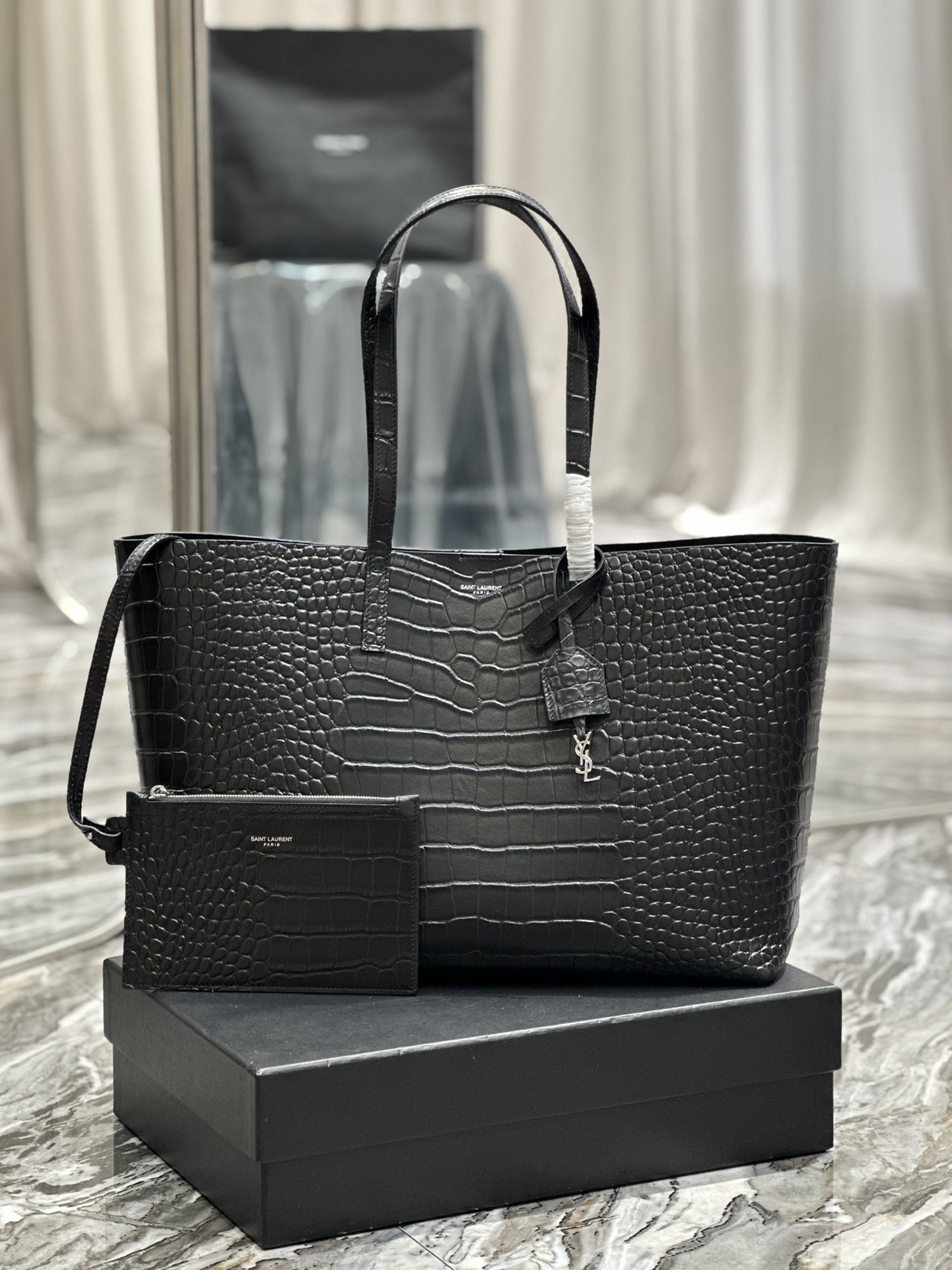 [TOP] Yves Saint Laurent YSL Crocodile Pattern Shopping Tote Bag - East-West - Black