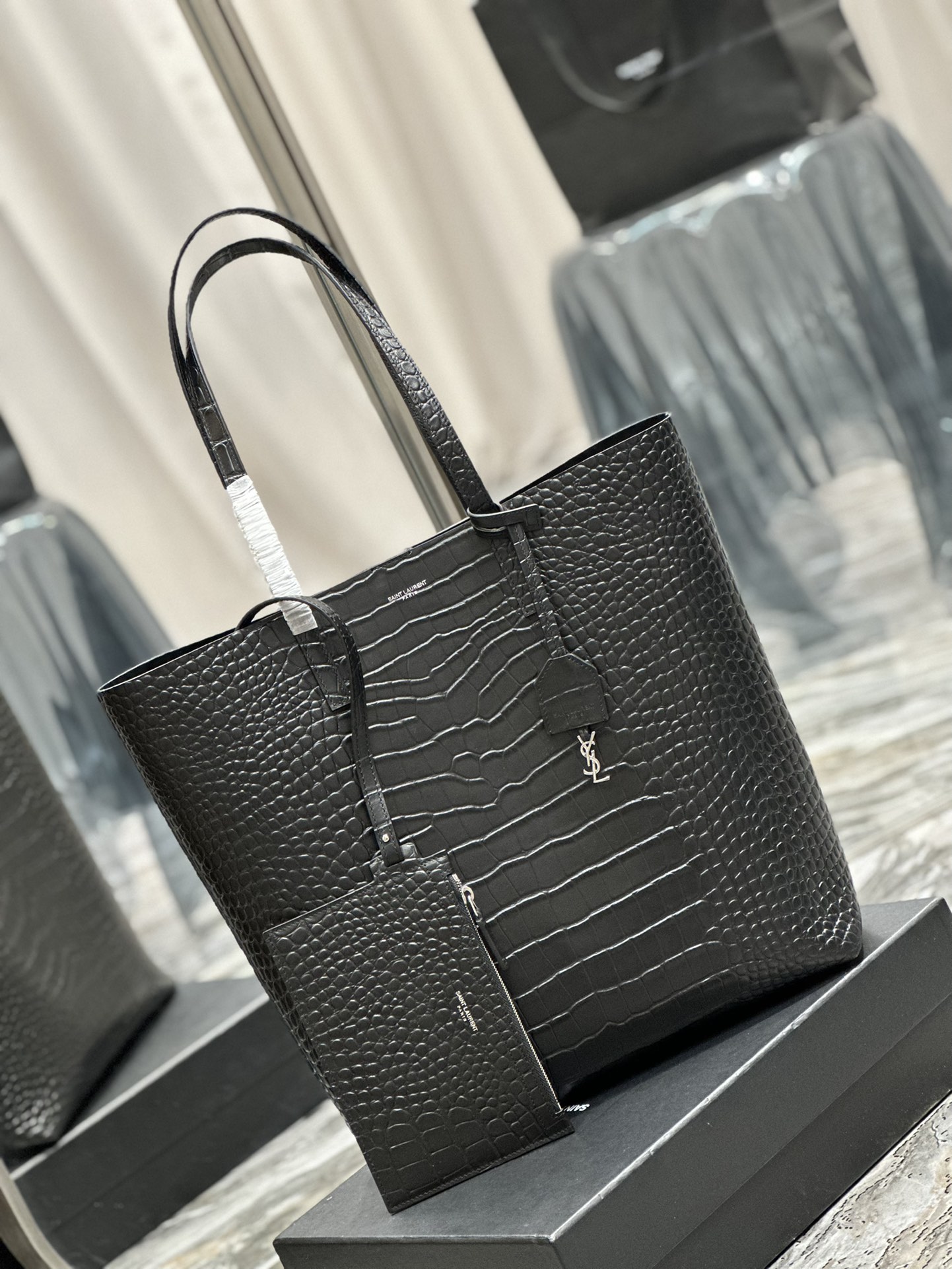 [TOP] Yves Saint Laurent YSL Crocodile Pattern Shopping Tote Bag - North-South - Black