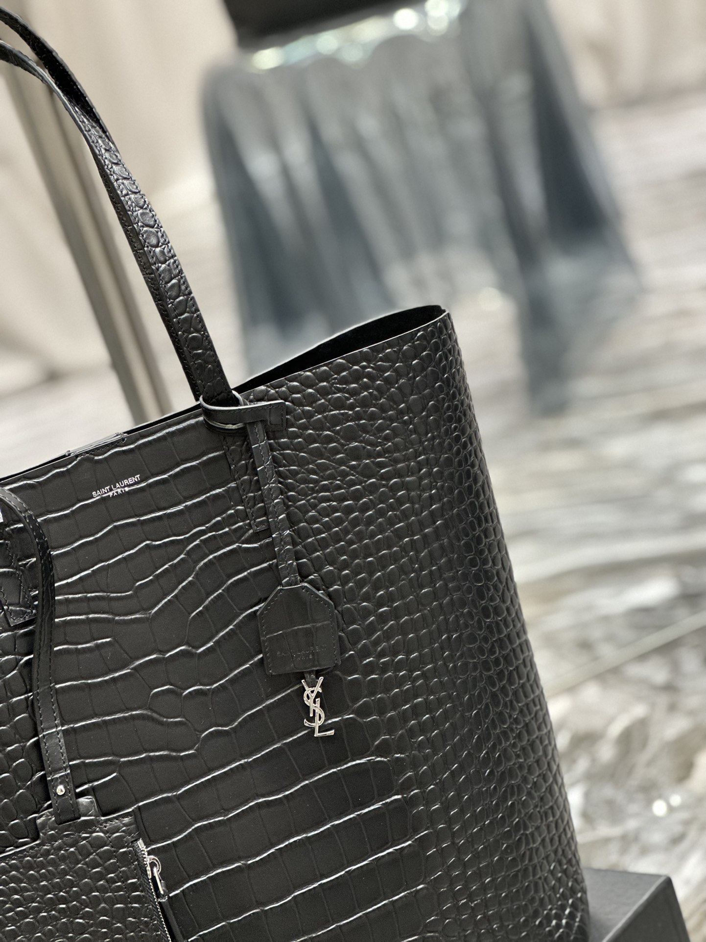 [TOP] Yves Saint Laurent YSL Crocodile Pattern Shopping Tote Bag - North-South - Black