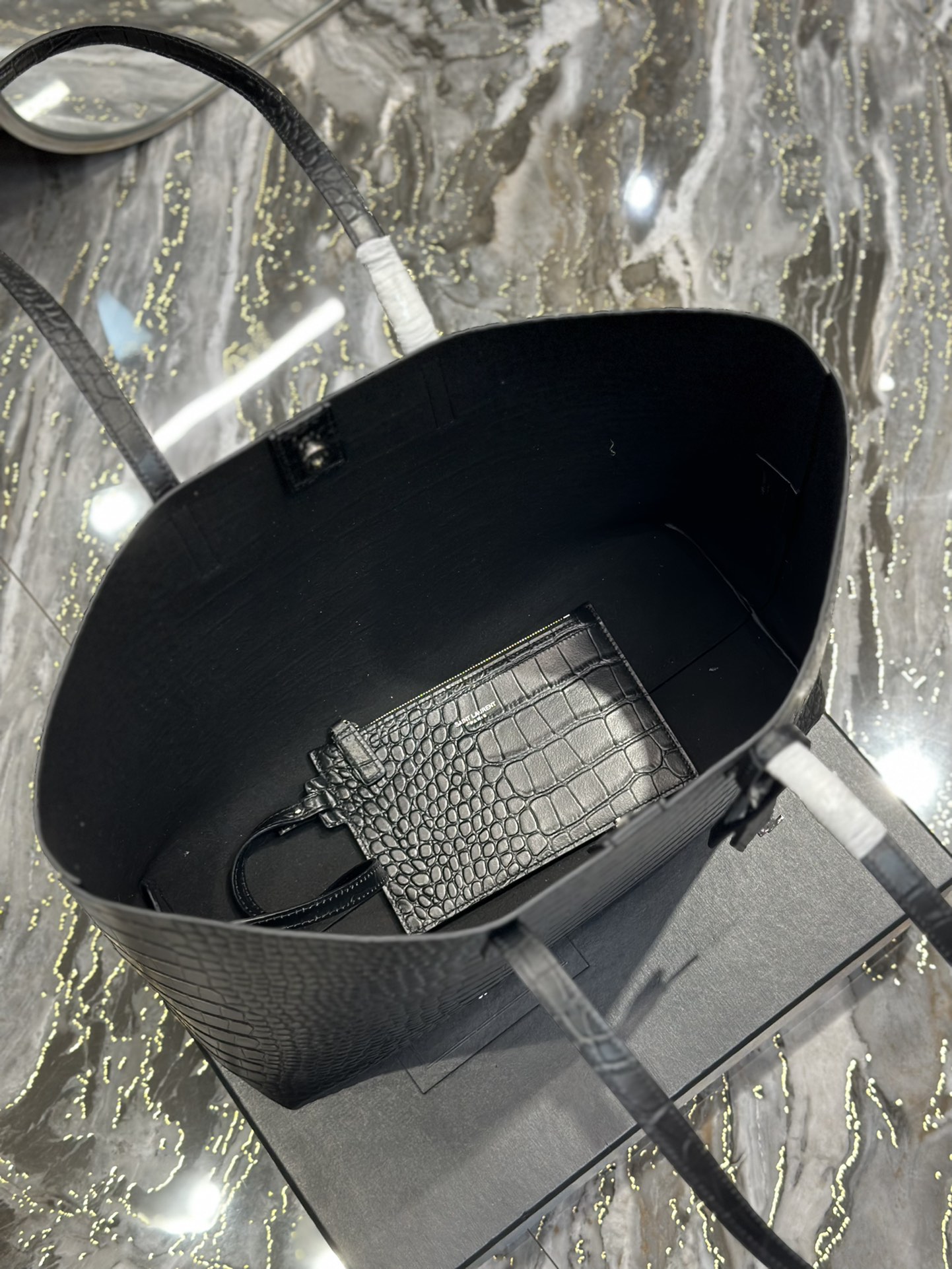 [TOP] Yves Saint Laurent YSL Crocodile Pattern Shopping Tote Bag - East-West - Black