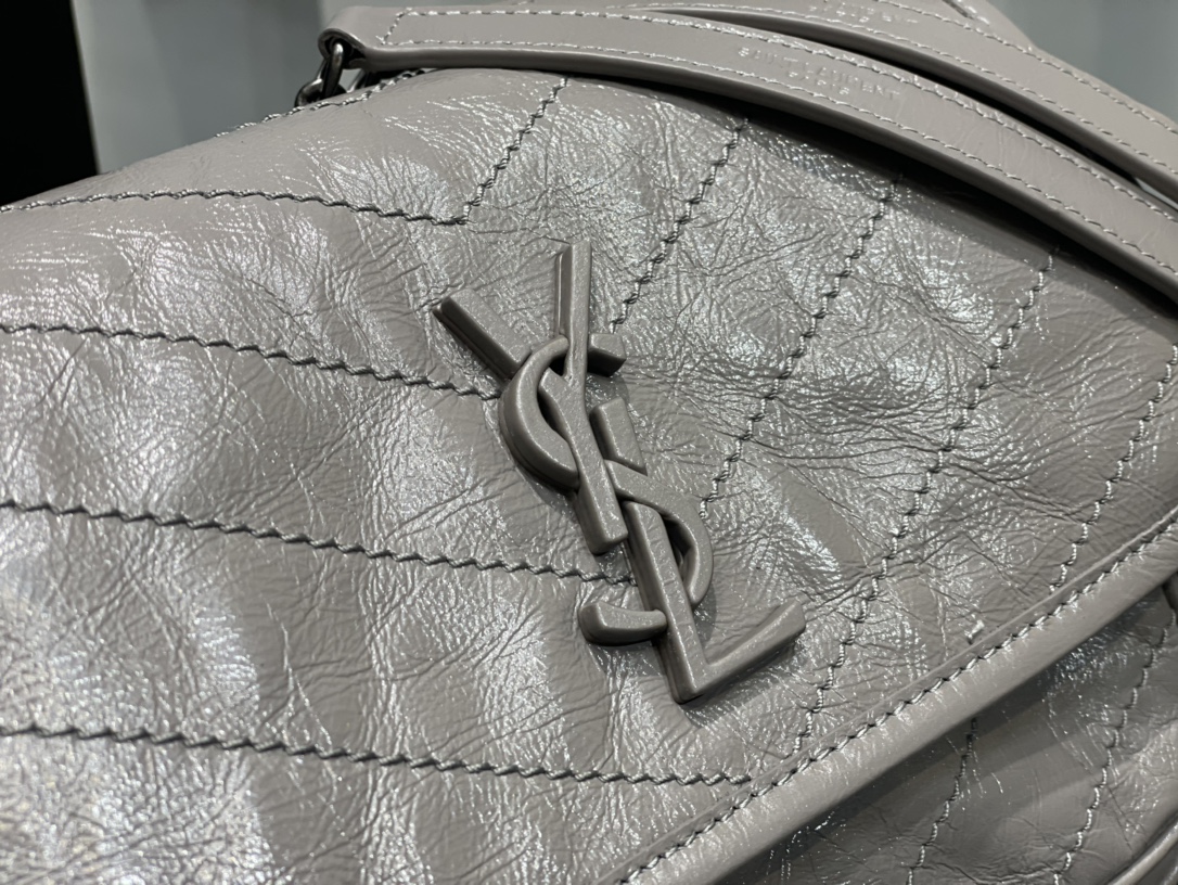[Top] Yves Saint Laurent YSL Small Niki Wrinkles Leather Bag - Elephant Gray