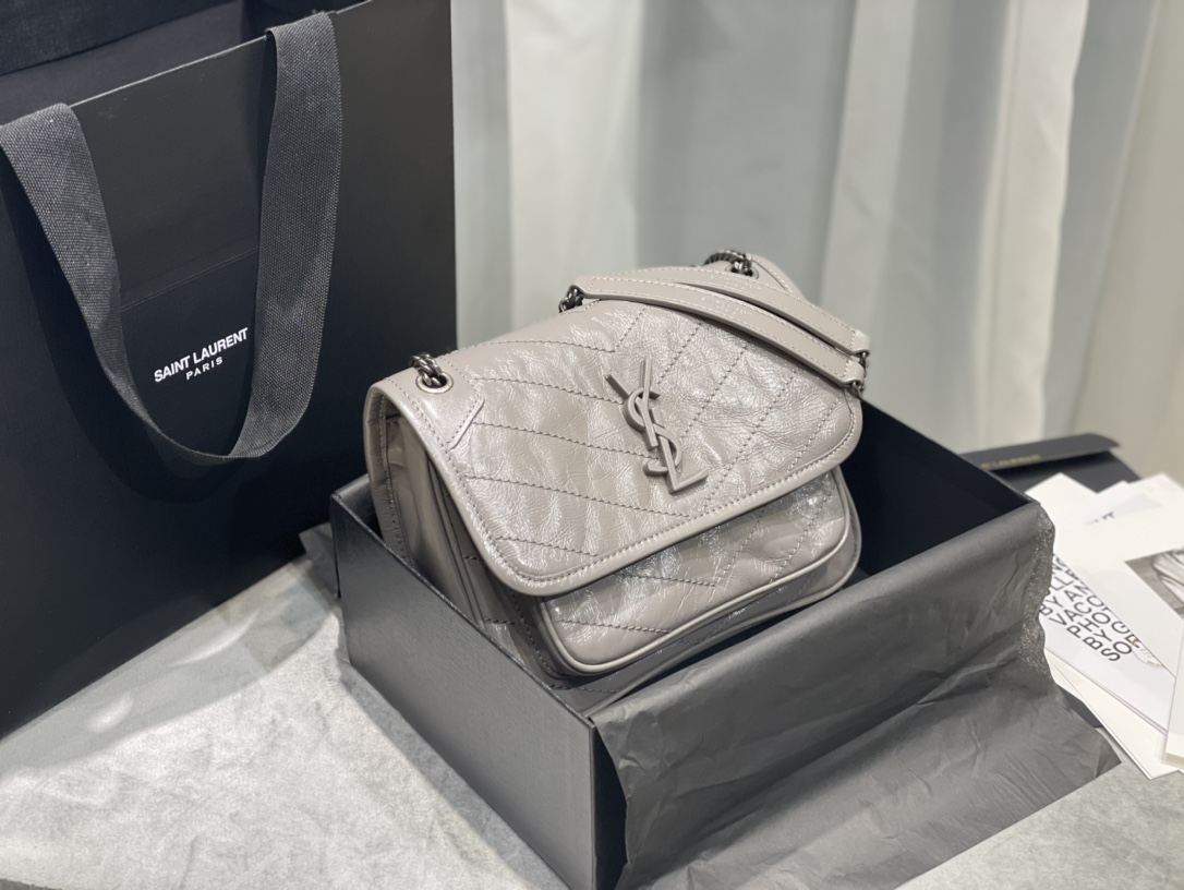 [Top] Yves Saint Laurent YSL Small Niki Wrinkles Leather Bag - Elephant Gray