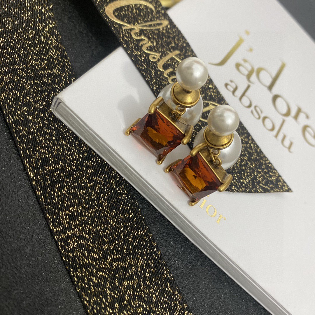 [TOP] Christian Dior Pearl Earrings - Gold