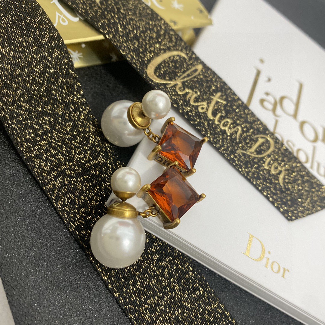 [TOP] Christian Dior Pearl Earrings - Gold