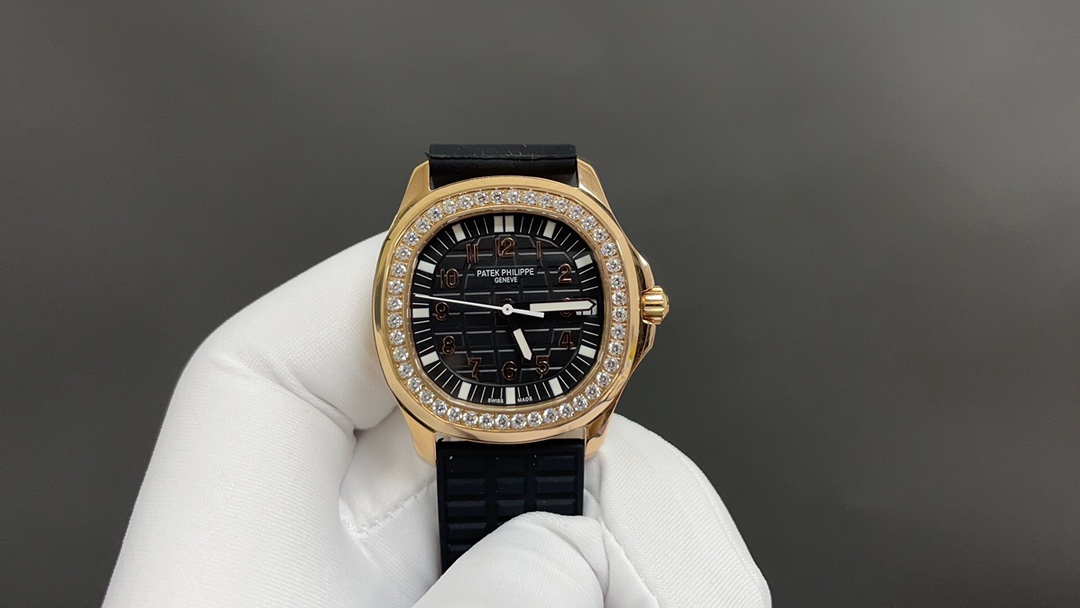 [TOP] Patek Philippe AQUANAUT Women's 35.6mm Watch - Black with Gold