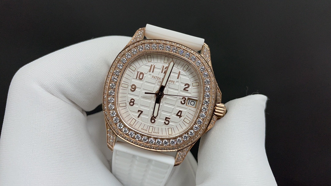 [TOP] Patek Philippe AQUANAUT Women's 35.6mm Watch - White with Gold