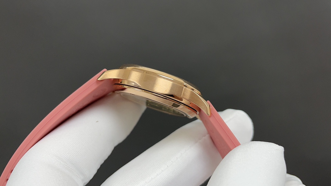 [TOP] Patek Philippe AQUANAUT Women's 35.6mm Watch - Dark Pink with Gold