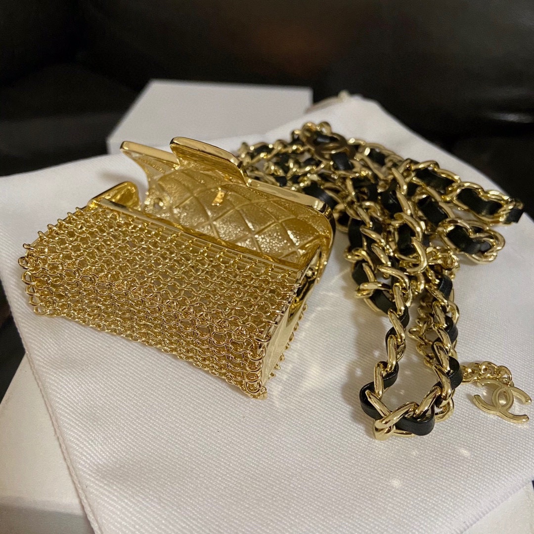 [TOP] CHANEL Waist Chain With Mini bag