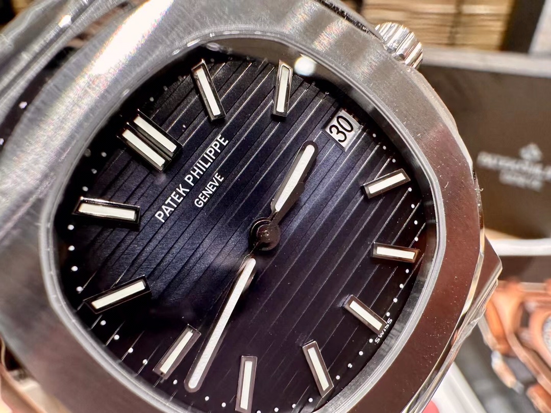 [TOP] Patek Philippe Nautilus 40mm Watch - Black