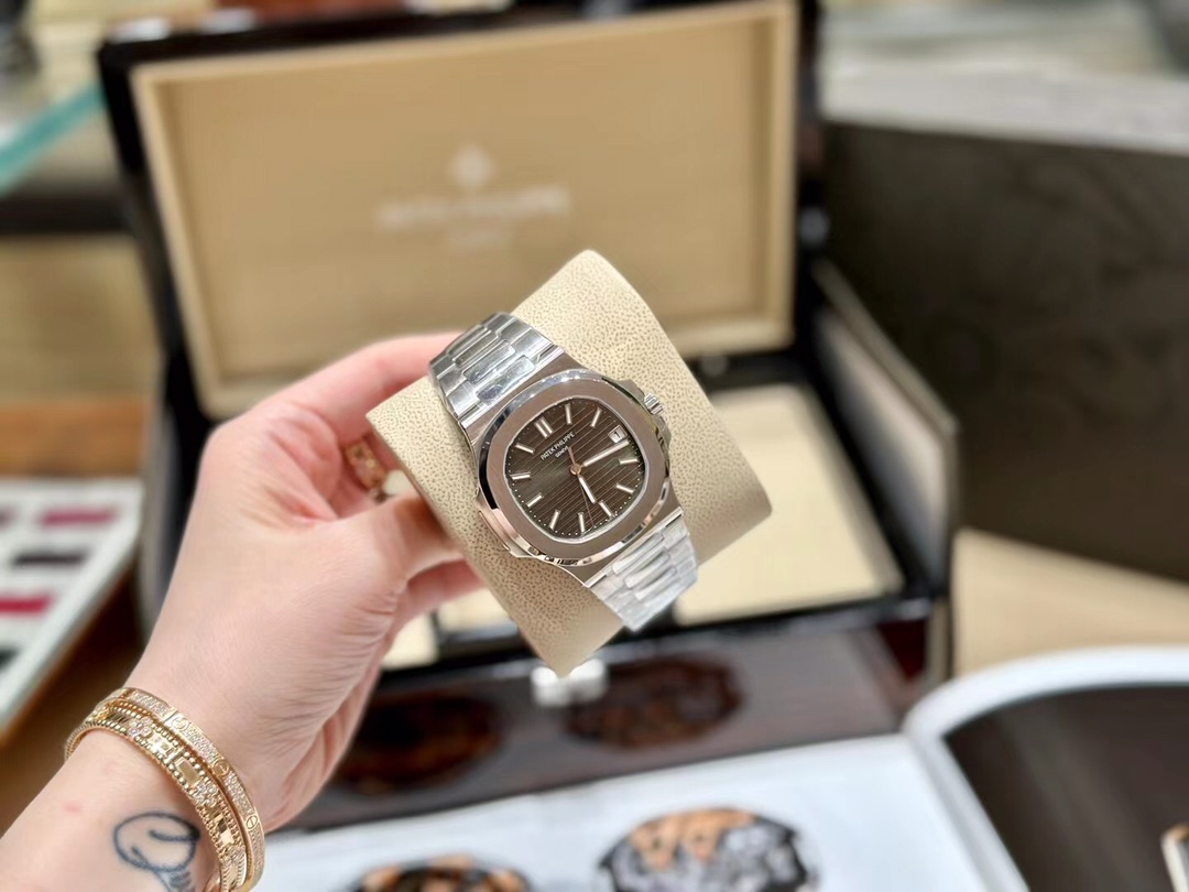 [TOP] Patek Philippe Nautilus 40mm Watch - Dark Green