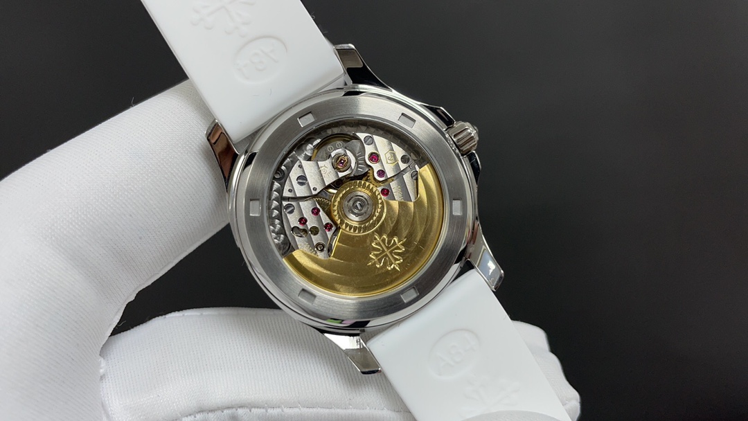 [TOP] Patek Philippe AQUANAUT Women's 35.6mm Watch - White with Silver