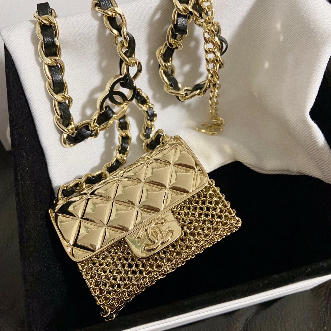 [TOP] CHANEL Waist Chain With Mini bag