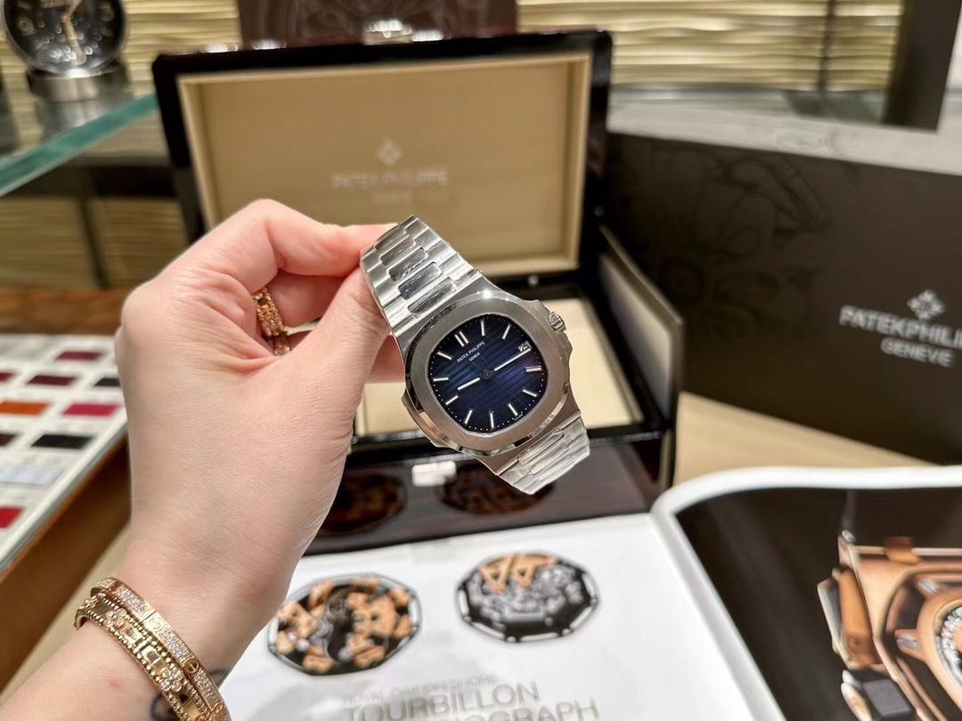 [TOP] Patek Philippe Nautilus 40mm Watch - Dark Blue