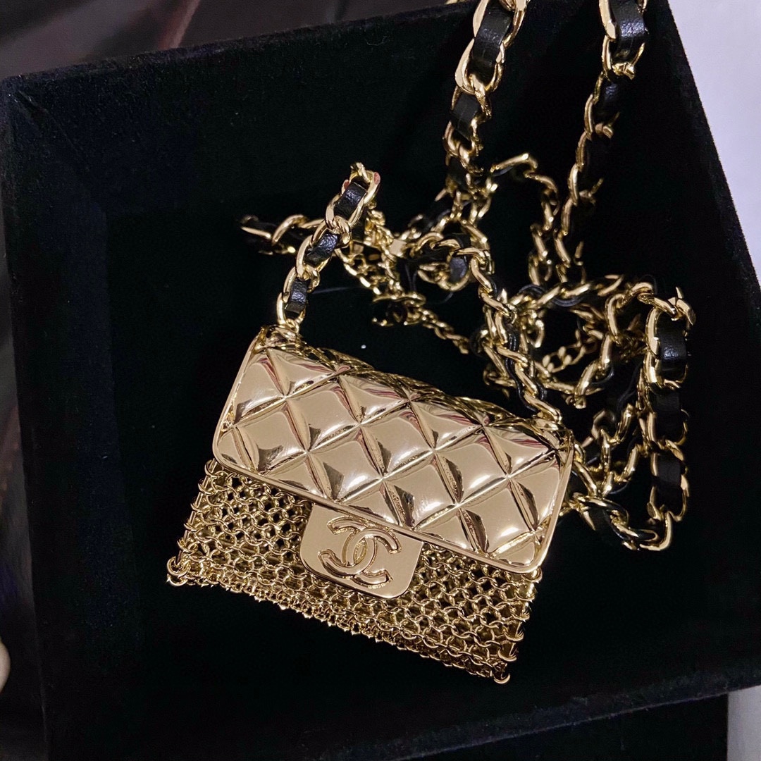 [TOP] CHANEL Waist Chain With Mini bag