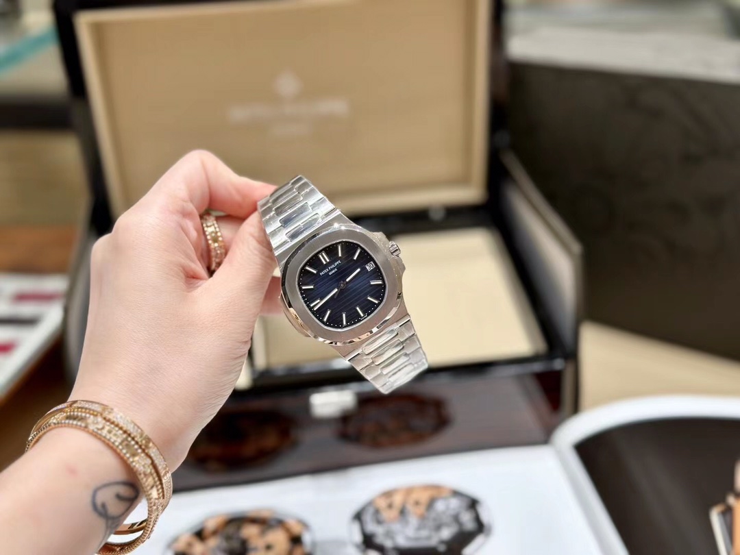 [TOP] Patek Philippe Nautilus 40mm Watch - Black