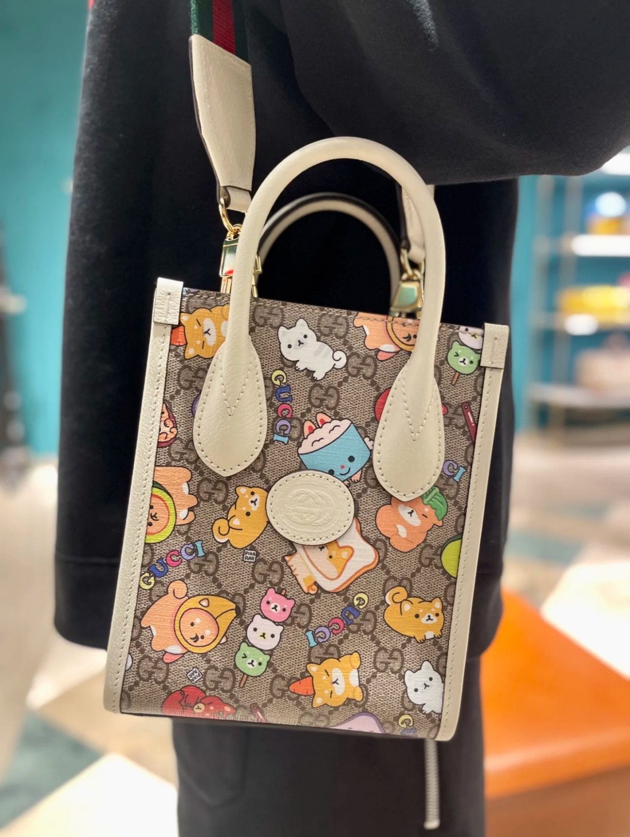 [TOP] GUCCI 𝗸𝗮𝘄𝗮𝗶𝗶 Tote Bags 16cm (W) x 20cm (H) x 7cm (D)