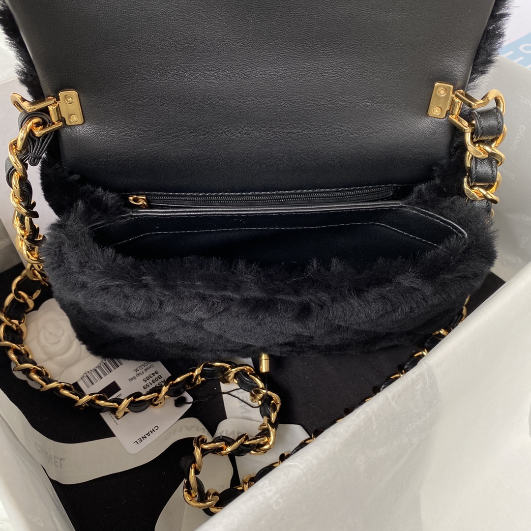[TOP] CHANEL Classic Flap Bag Wool 18 X 23 X 9 cm - Black & GHW