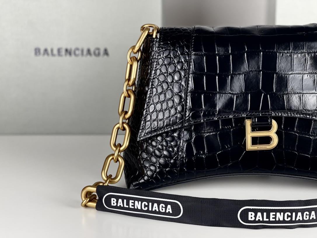 [TOP] BALENCIAGA Crocodile Pattern Downtown Bag 29 x 10 x 18 cm - Black & GHW