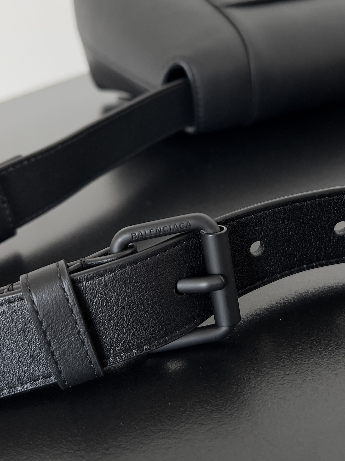 [TOP] BALENCIAGA Top Layer Cowhide Downtown Bag 30.0 x 17.3 x 9.9 cm - Black