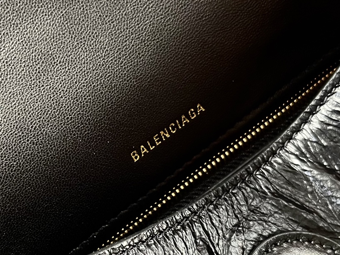 [TOP] BALENCIAGA Wax Skin Downtown Bag 29 x 10 x 18 cm - Black & GHW