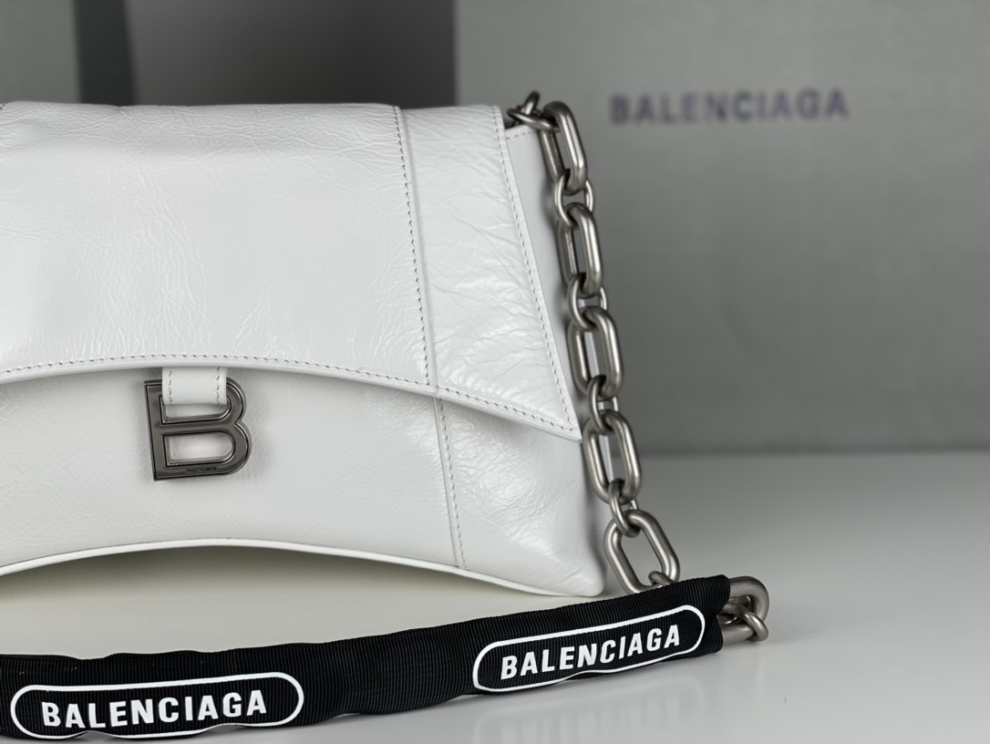 [TOP] BALENCIAGA Wax Skin Downtown Bag 29 x 10 x 18 cm - White & SHW