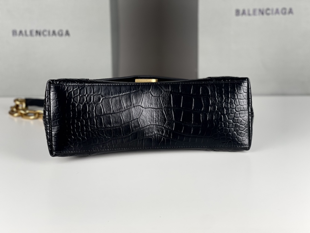 [TOP] BALENCIAGA Crocodile Pattern Downtown Bag 29 x 10 x 18 cm - Black & GHW