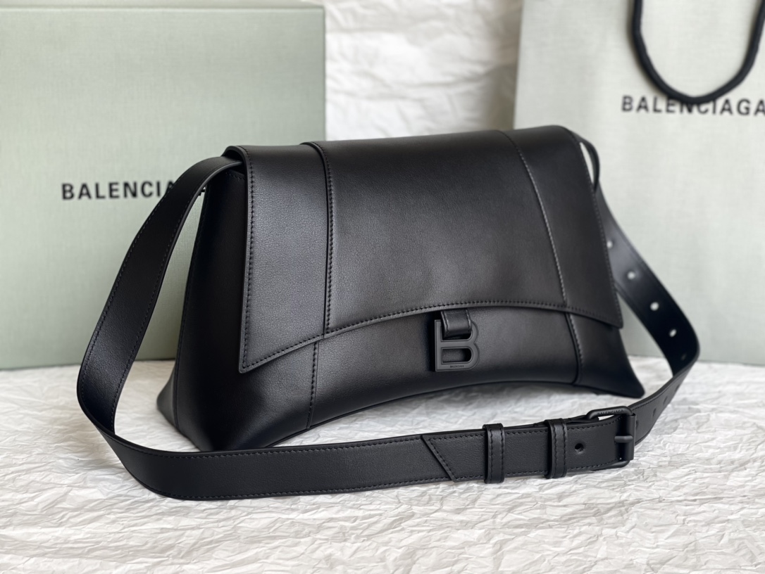 [TOP] BALENCIAGA Top Layer Cowhide Downtown Bag 32 × 20.8 × 15.5 cm - Black