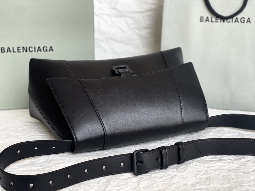 [TOP] BALENCIAGA Top Layer Cowhide Downtown Bag 32 × 20.8 × 15.5 cm - Black