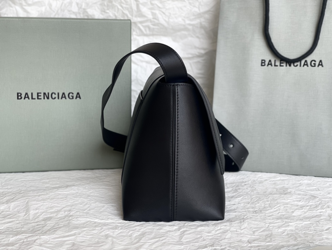 [TOP] BALENCIAGA Top Layer Cowhide Downtown Bag 32 × 20.8 × 15.5 cm - Black