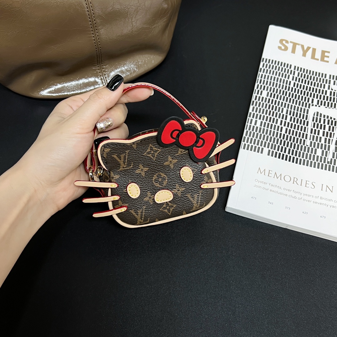 [TOP] Louis Vuitton LV Airpods Hello Kitty Super Mini Bag 10×8×4cm