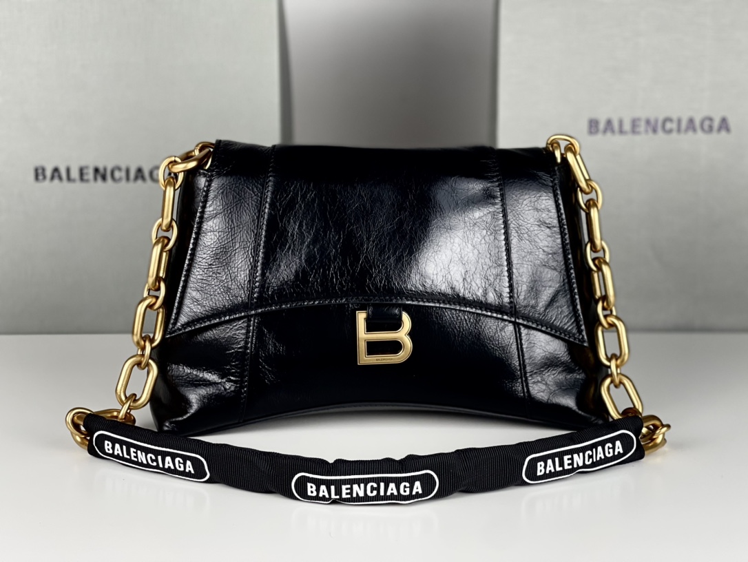 [TOP] BALENCIAGA Wax Skin Downtown Bag 29 x 10 x 18 cm - Black & GHW