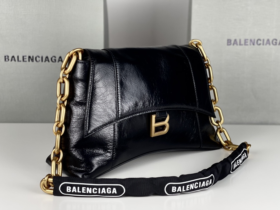 [TOP] BALENCIAGA Wax Skin Downtown Bag 29 x 10 x 18 cm - Black & GHW