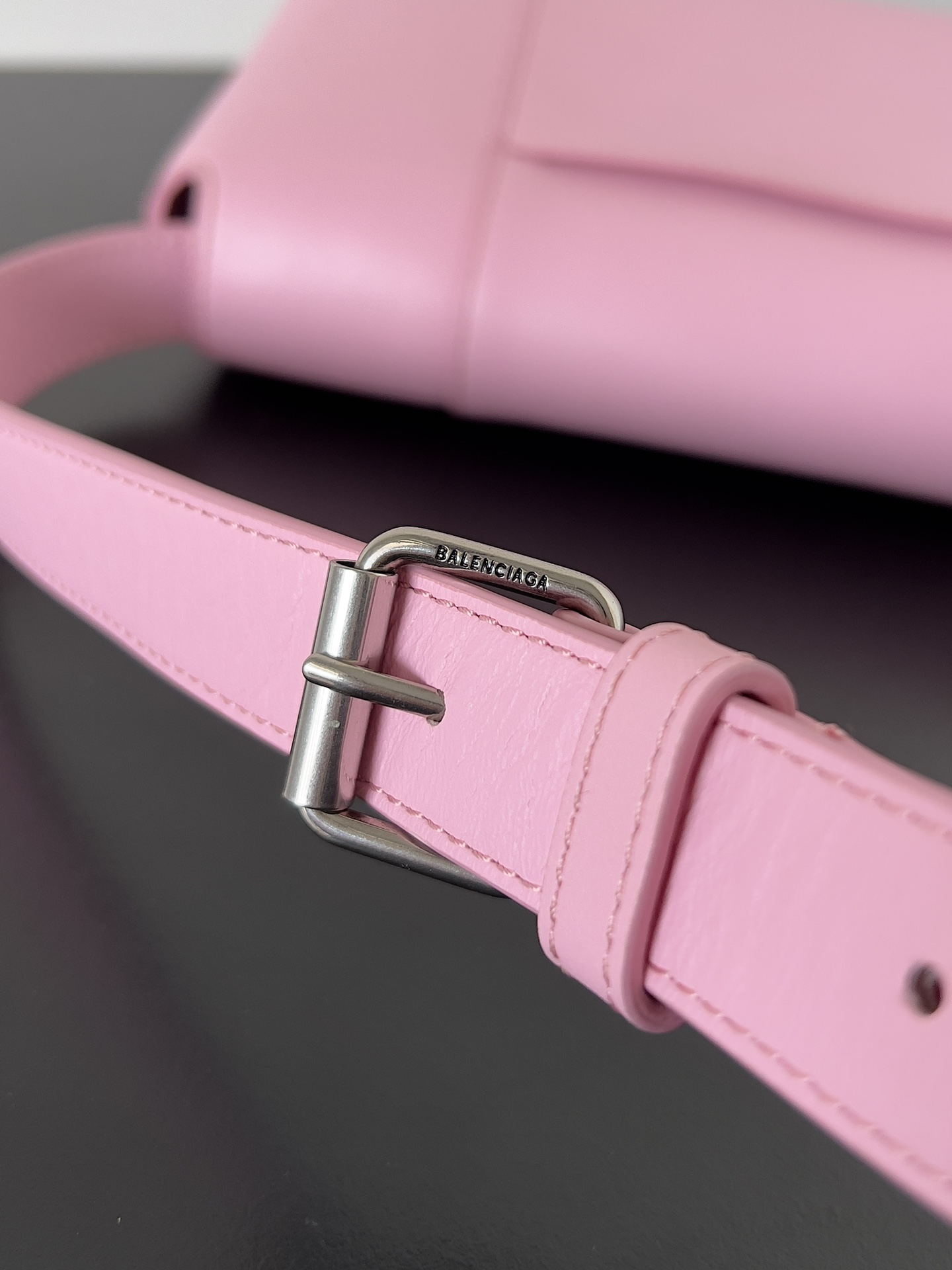 [TOP] BALENCIAGA Top Layer Cowhide Downtown Bag 25.4 x 16.0 x 8.4 cm - Pink & SHW