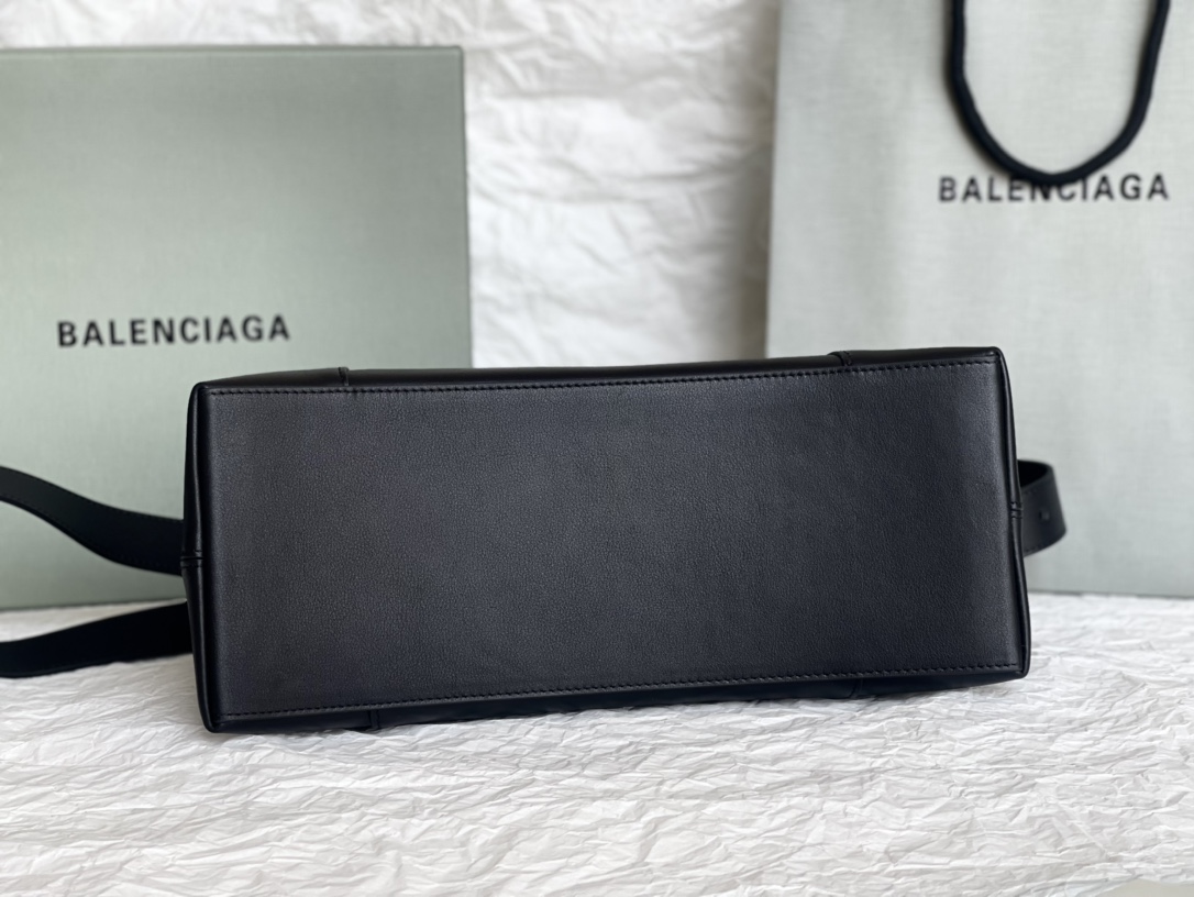 [TOP] BALENCIAGA Top Layer Cowhide Downtown Bag 32 × 20.8 × 15.5 cm - Black