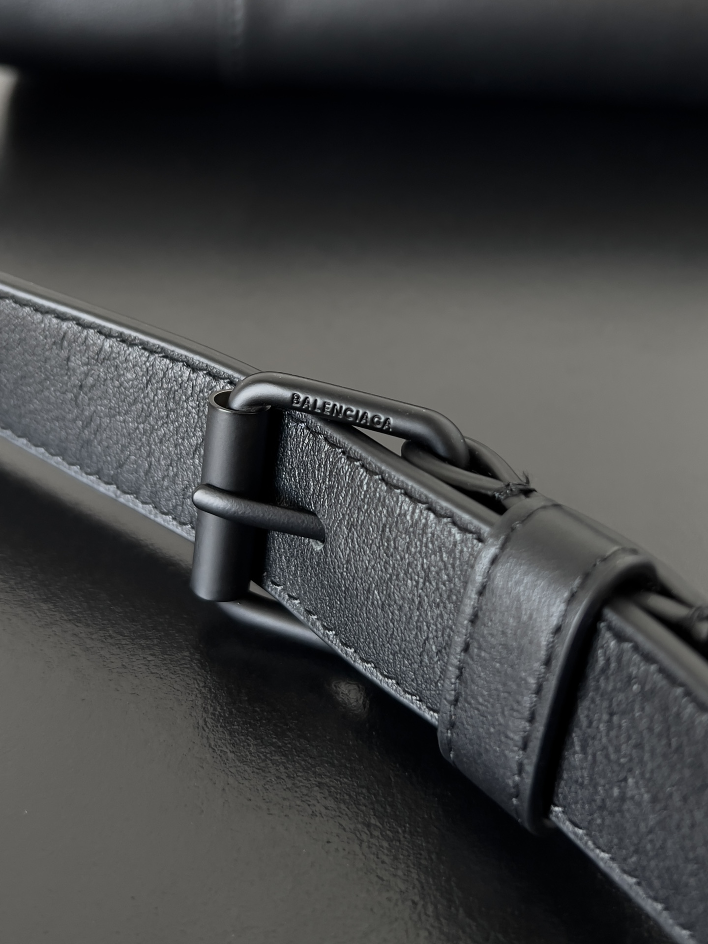 [TOP] BALENCIAGA Top Layer Cowhide Downtown Bag 25.4 x 16.0 x 8.4 cm - Black