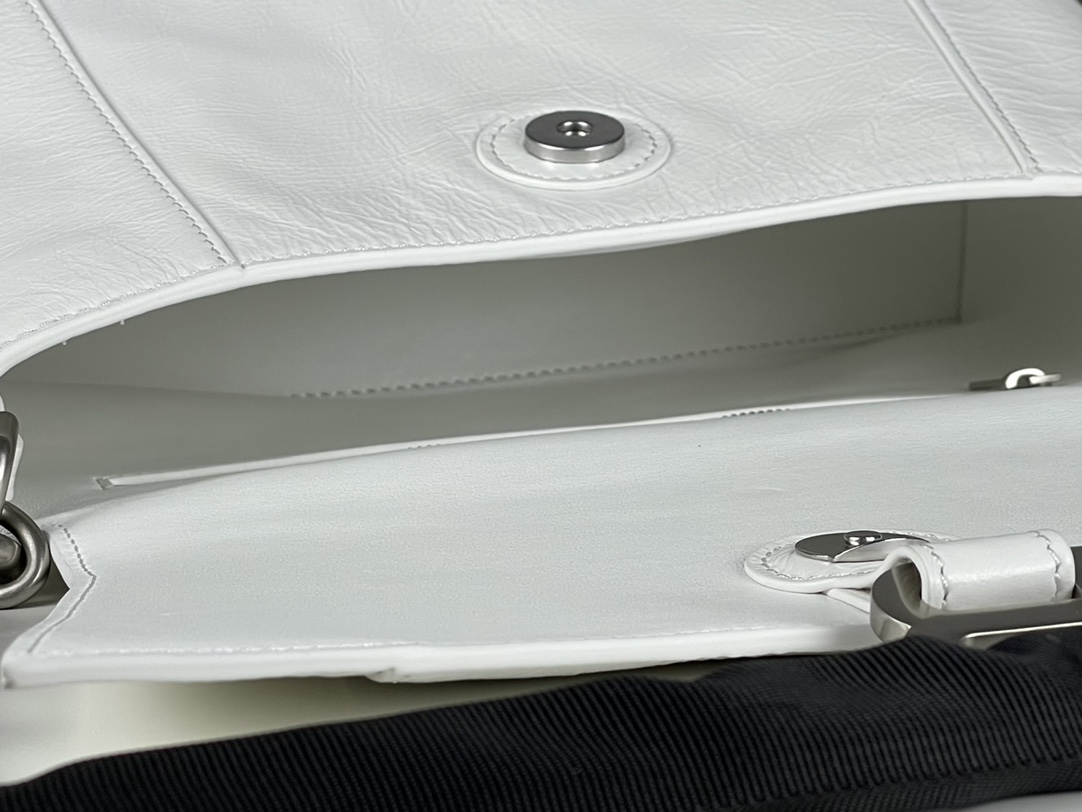 [TOP] BALENCIAGA Wax Skin Downtown Bag 29 x 10 x 18 cm - White & SHW