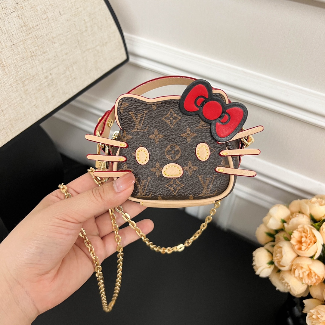 [TOP] Louis Vuitton LV Airpods Hello Kitty Super Mini Bag 10×8×4cm