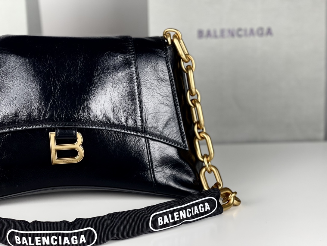 [TOP] BALENCIAGA Wax Skin Downtown Bag 29 x 10 x 18 cm - Black & GHW