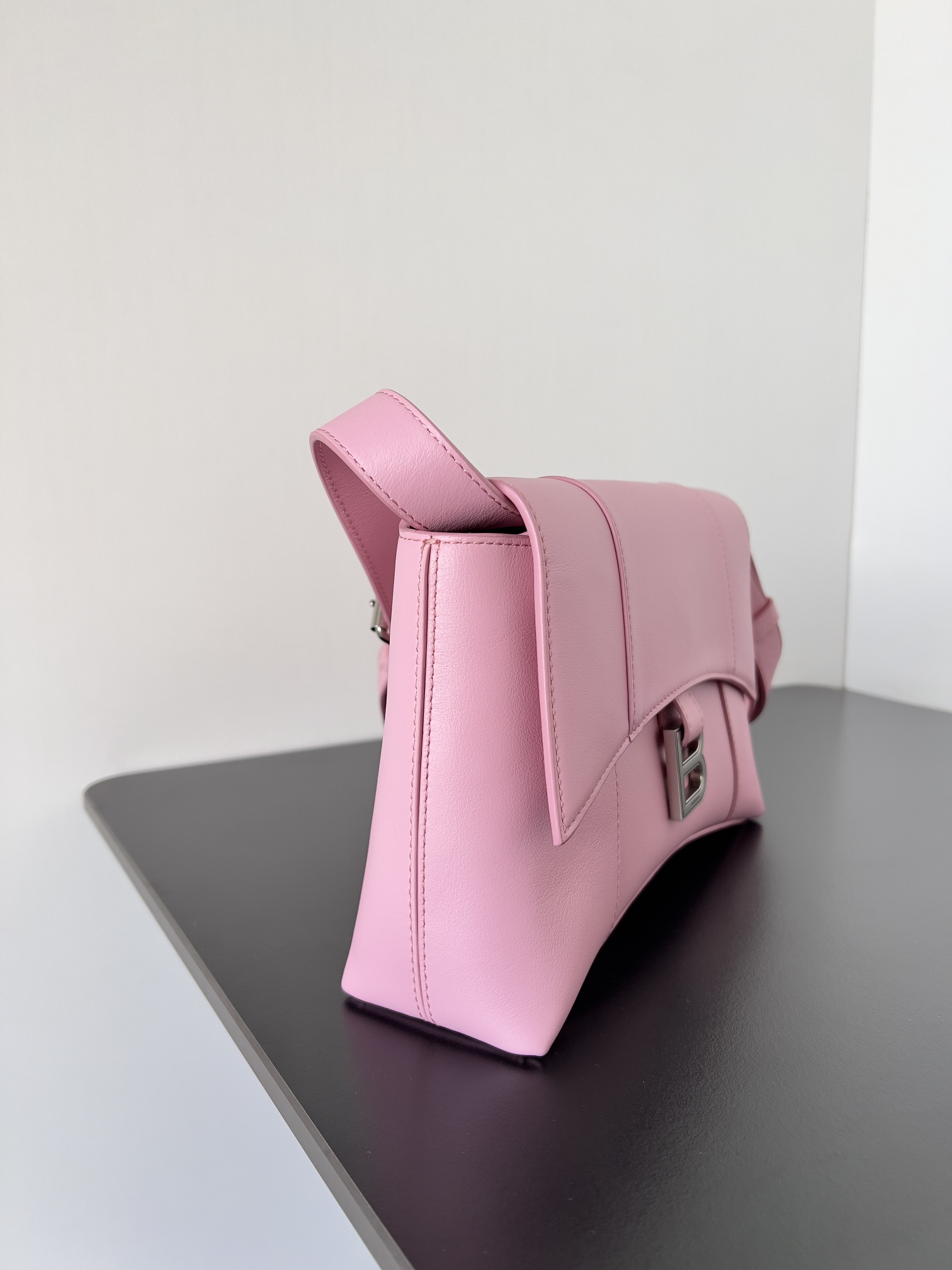 [TOP] BALENCIAGA Top Layer Cowhide Downtown Bag 25.4 x 16.0 x 8.4 cm - Pink & SHW